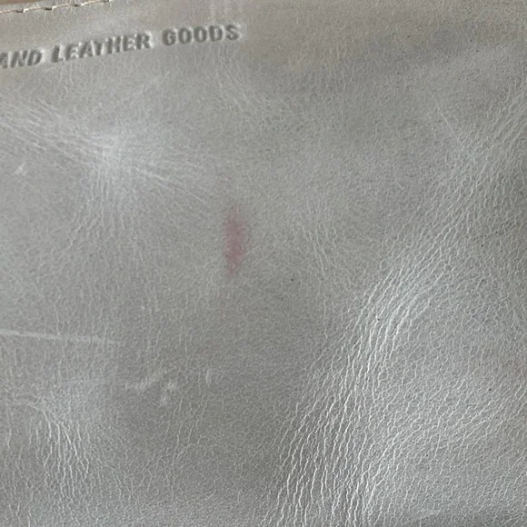 Portland Leather Utility Bag - Picture 6 of 7